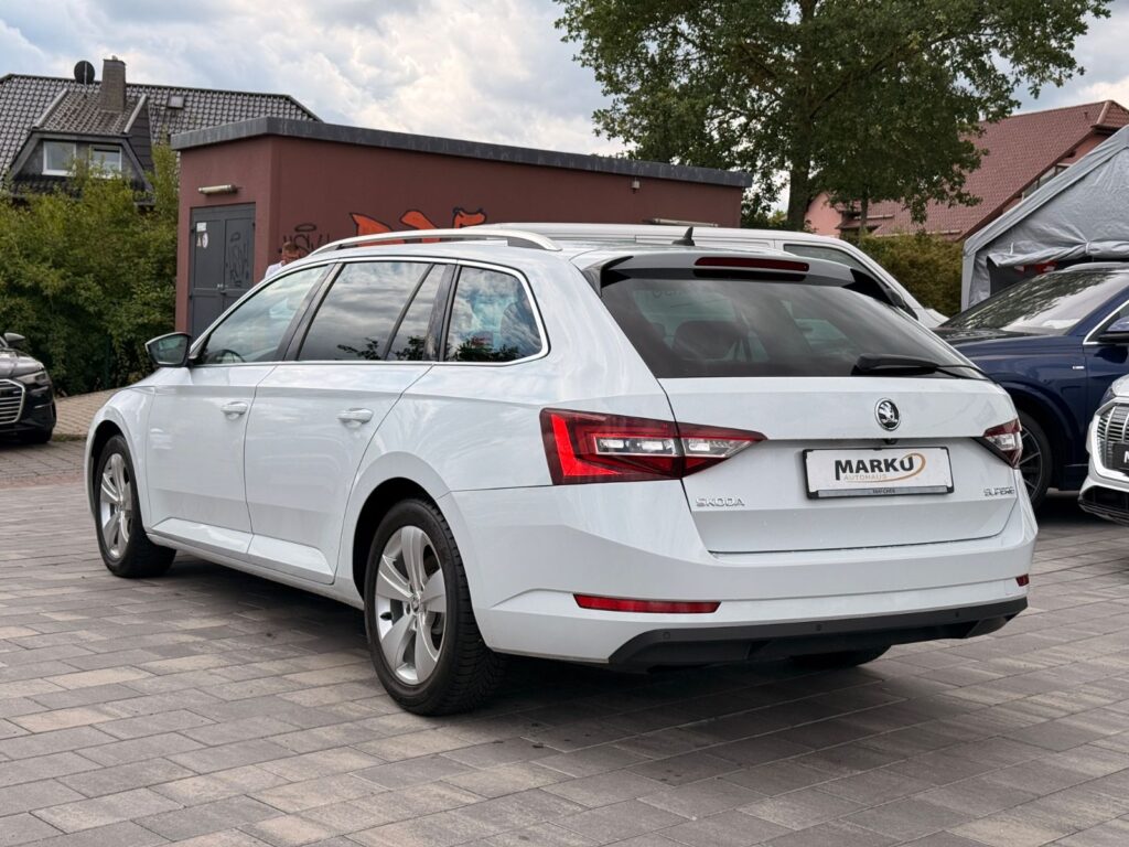 SKODA Superb Superb Combi *ACC*AHK*VIRTUAL*RFK*LANEASSIST* 2019
