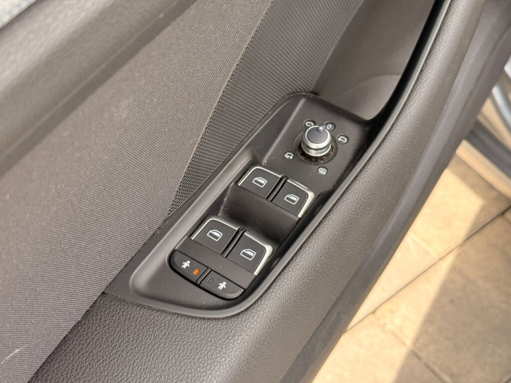 AUDI A3 A3 Sportback Automatik*PDC*Sitzheizung*Tempomat 2016