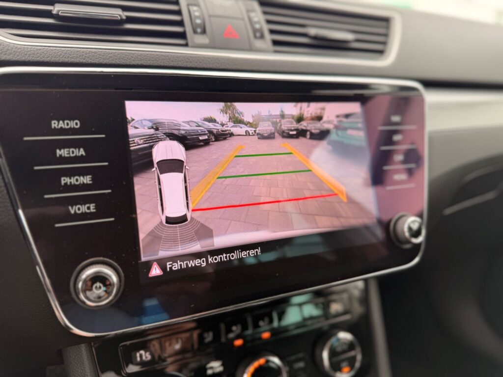SKODA Superb Superb Combi *ACC*AHK*VIRTUAL*RFK*LANEASSIST* 2019