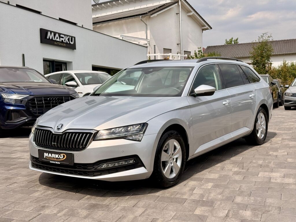 SKODA Superb Superb Combi Ambition *ACC*Kamera*Lane Assist* 2022
