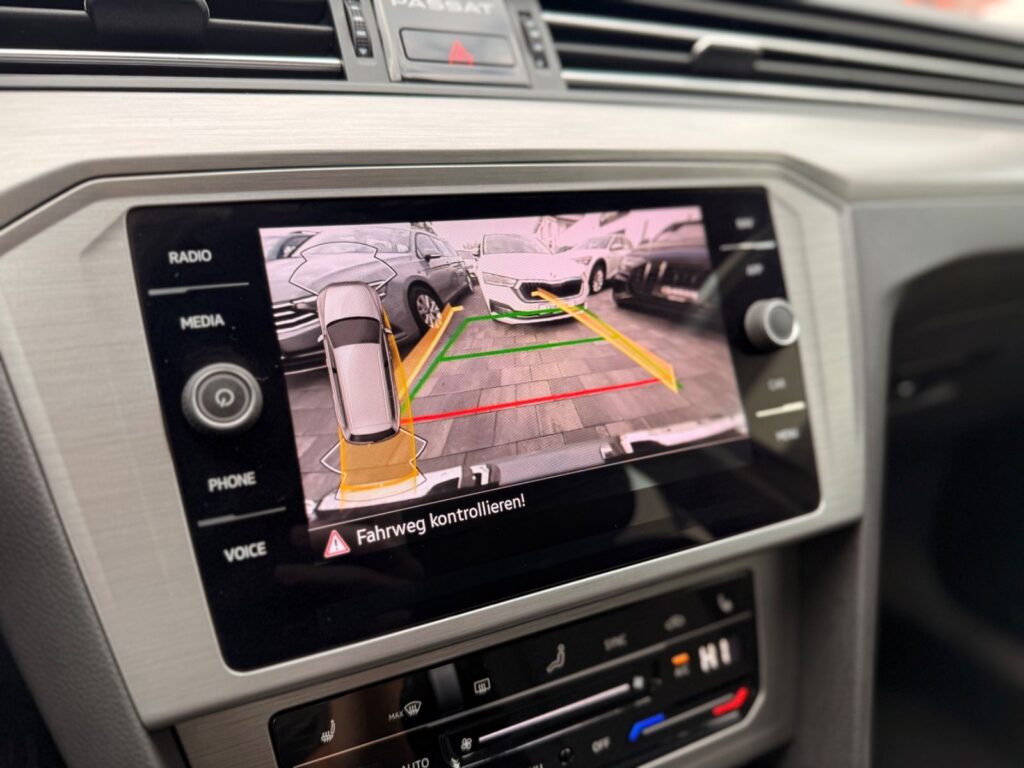 VW Passat Variant Passat Variant ACC*LineAssist*CarPlay*RFK*STHZ 2022