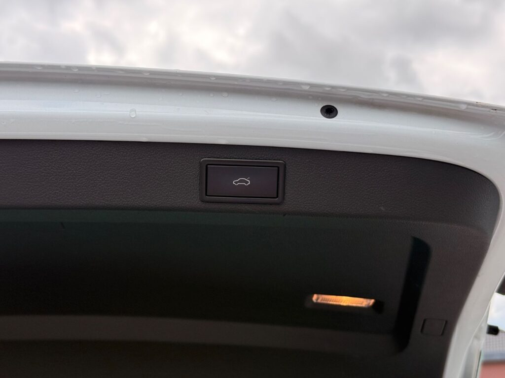 SKODA Superb Superb Combi *ACC*AHK*VIRTUAL*RFK*LANEASSIST* 2019