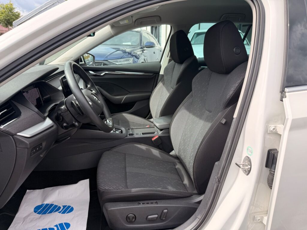 SKODA Octavia Octavia Combi Head-Up*ACC*CarPlay*Navi*LineAssis 2023