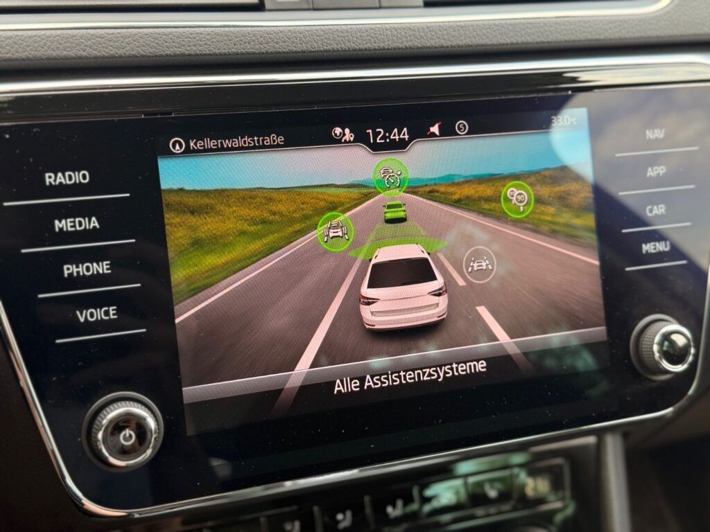 SKODA Superb Superb Combi 2.0 TDI *ACC*NAVI*VIRTUAL COCKPIT* 2023