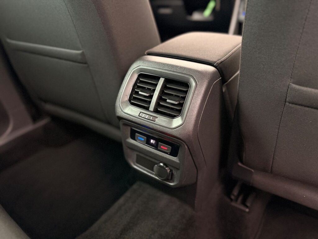 VW Tiguan Tiguan United 2.0TDi ACC*AHK*LED*NAVI*PDC* 2021