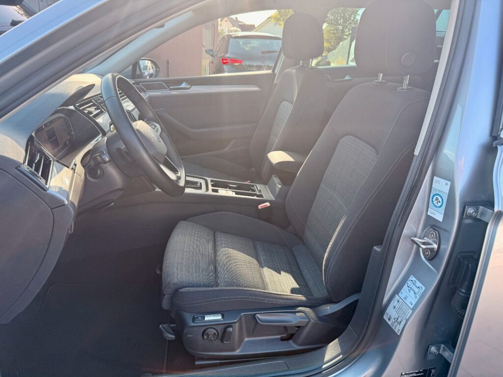 VW Passat Variant Passat Variant Bus. 2.0TDi ACC*LED*RFK*MASS*AHK 2022