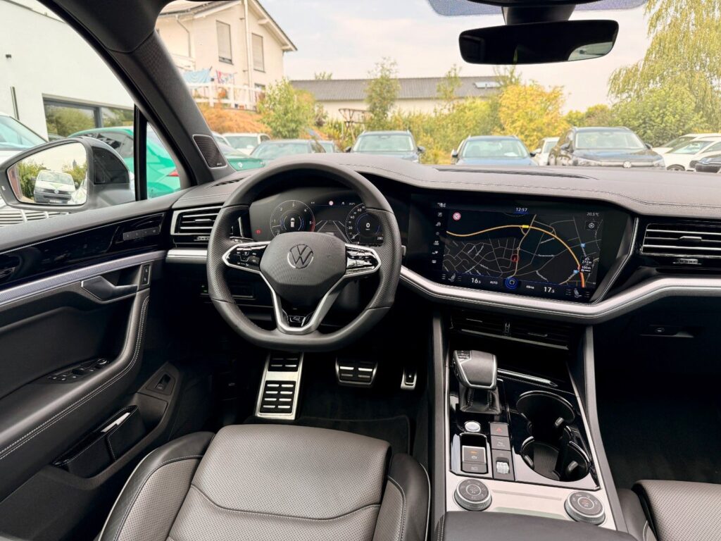 VW Touareg Touareg R-Line 4M. Matrix Beam*Pano*360°*AHK*HUD 2023