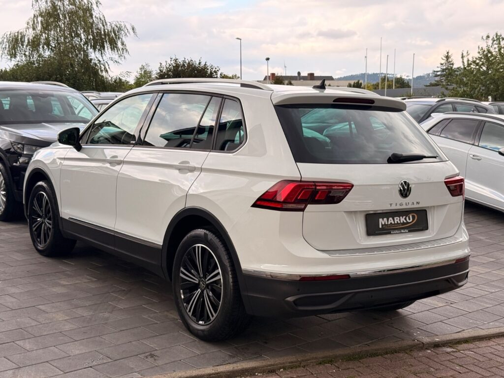 VW Tiguan Tiguan United 2.0TDi ACC*AHK*LED*NAVI*PDC* 2021