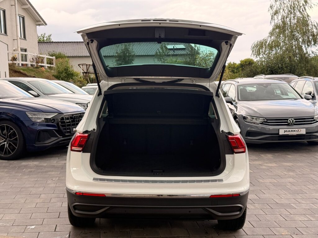 VW Tiguan Tiguan United 2.0TDi ACC*AHK*LED*NAVI*PDC* 2021