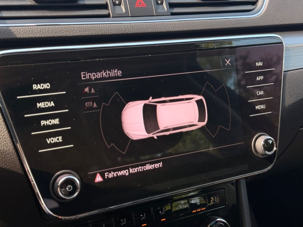 SKODA Superb Superb Combi Ambition 2.0 DCC*NAVI*PDC*LED* 2022