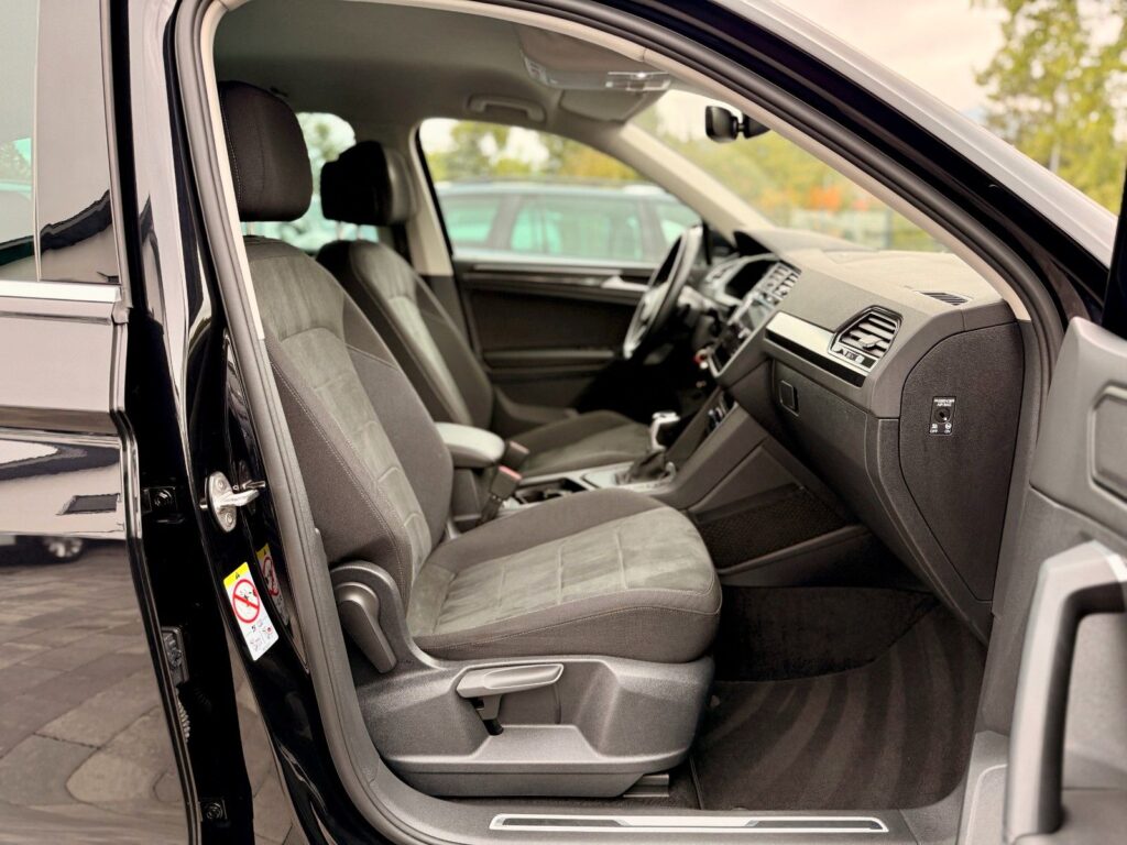 VW Tiguan Tiguan Elegance 2.0 TDi ACC*AHK*NAVI*PDC*LED* 2023