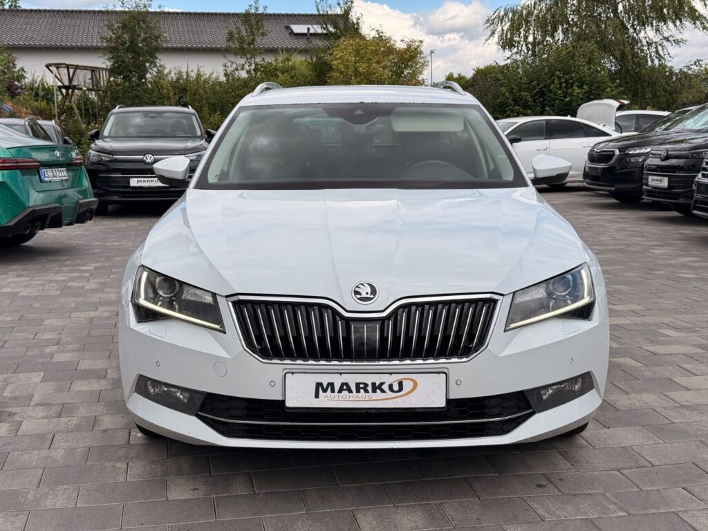 SKODA Superb Superb Combi *ACC*AHK*VIRTUAL*RFK*LANEASSIST* 2019