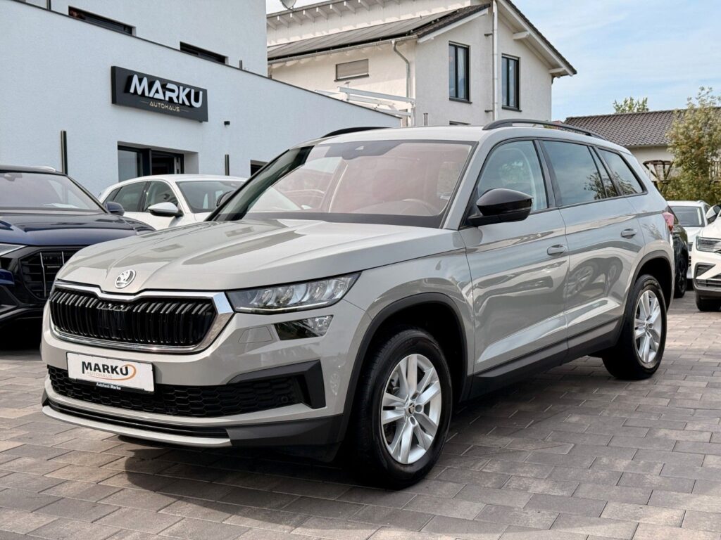 SKODA Kodiaq Kodiaq Ambition 2.0 TDI ACC*LED*AHK*RFK*NAVI* 2023