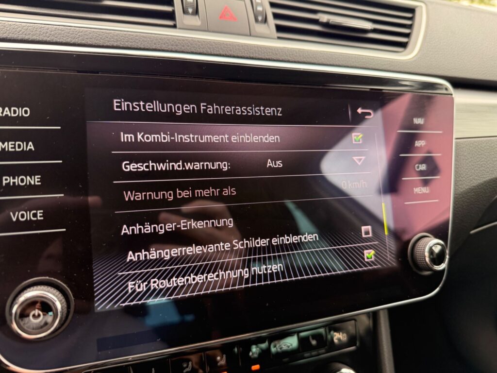 SKODA Superb Superb Combi *ACC*AHK*VIRTUAL*RFK*LANEASSIST* 2019