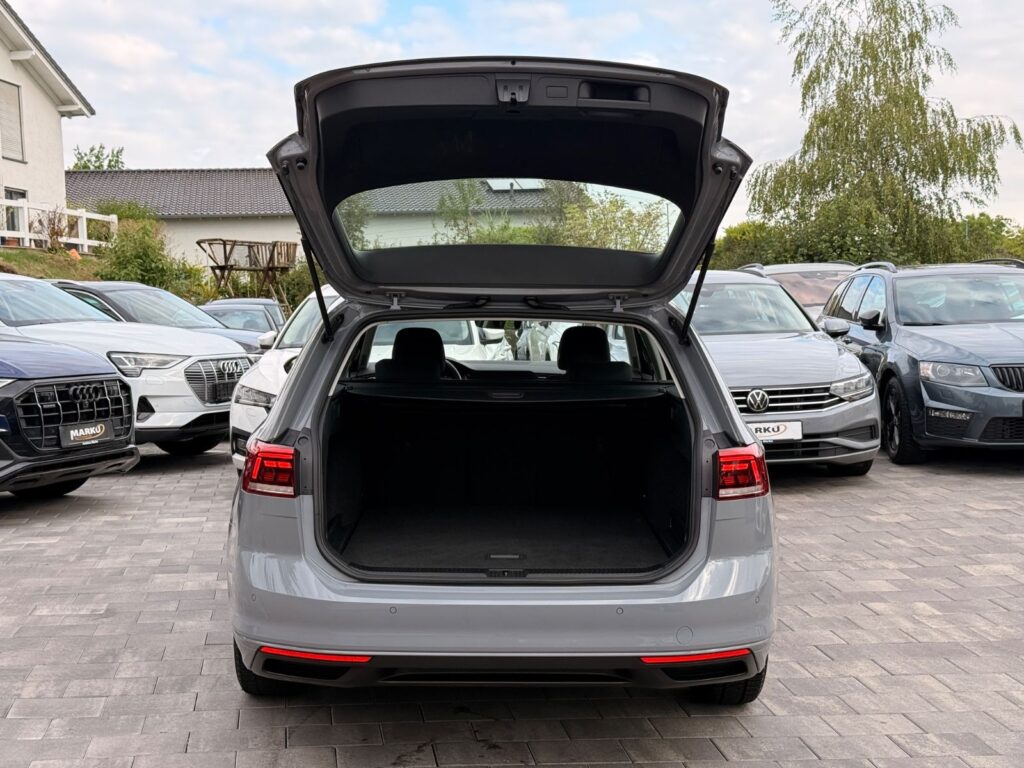 VW Passat Variant Passat Variant ACC*LineAssist*CarPlay*RFK*STHZ 2022