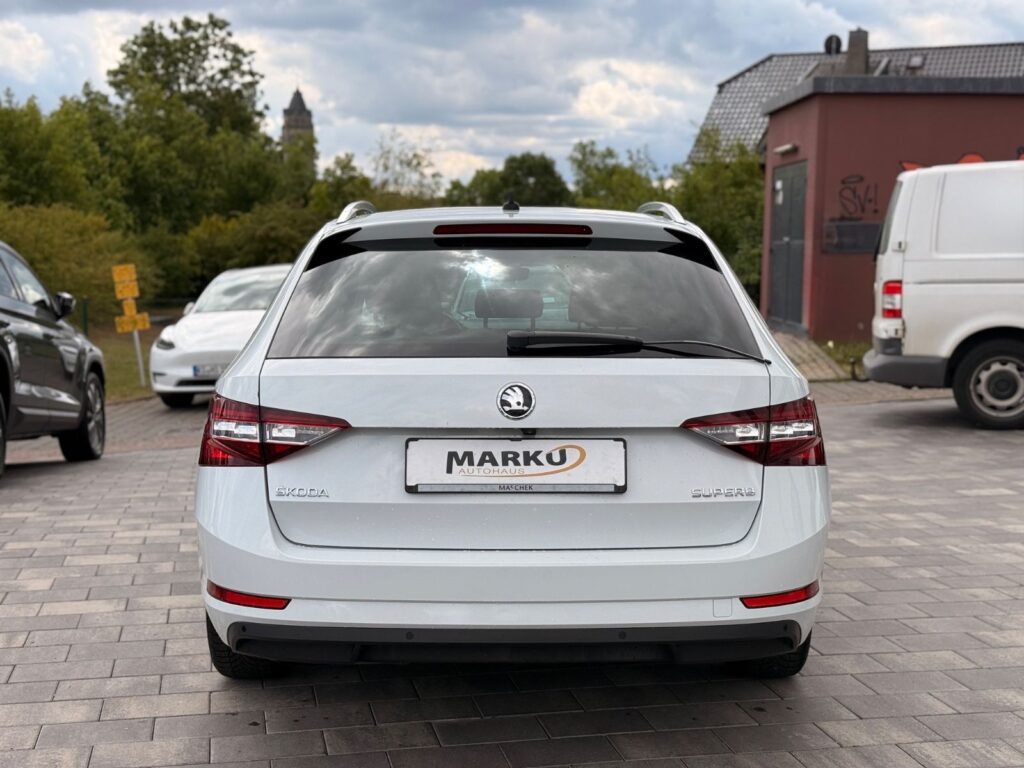 SKODA Superb Superb Combi *ACC*AHK*VIRTUAL*RFK*LANEASSIST* 2019