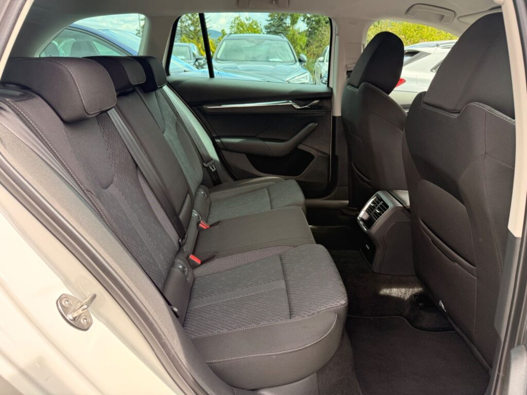 SKODA Octavia Octavia Combi Head-Up*ACC*CarPlay*Navi*LineAssis 2023