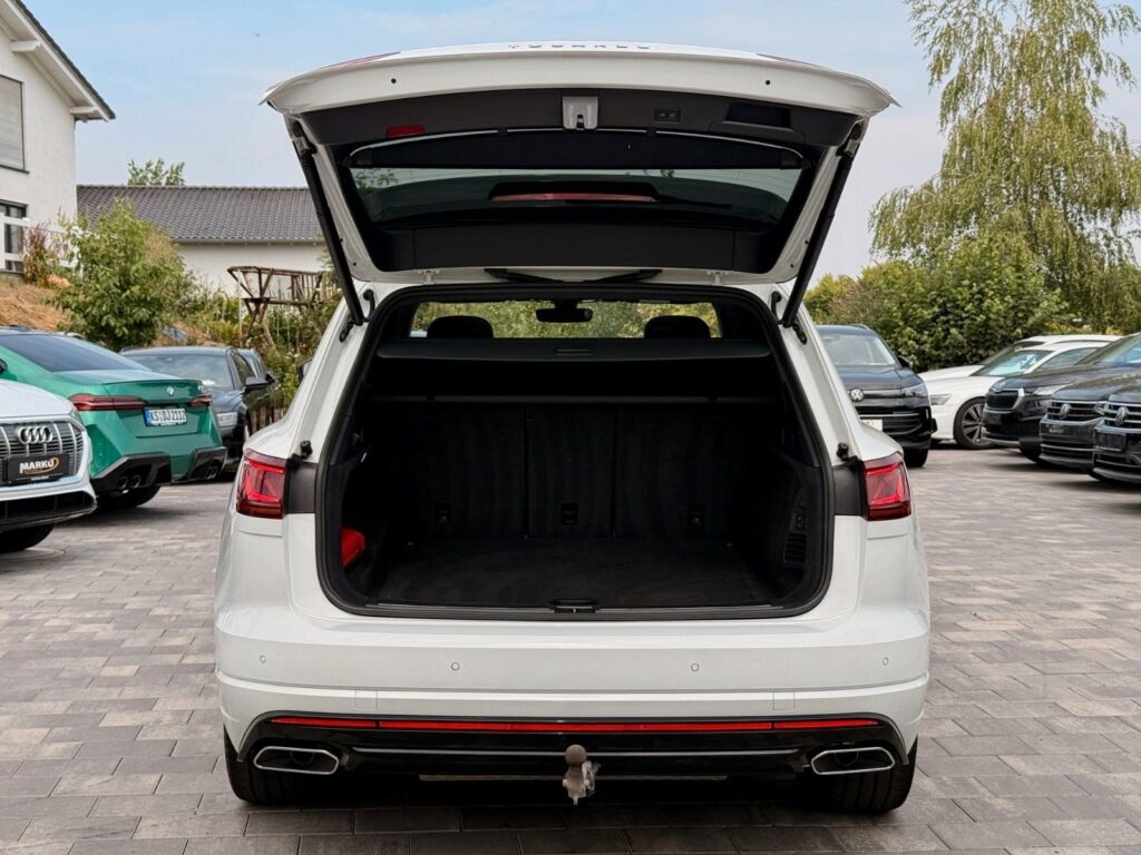 VW Touareg Touareg R-Line 4M. Matrix Beam*Pano*360°*AHK*HUD 2023