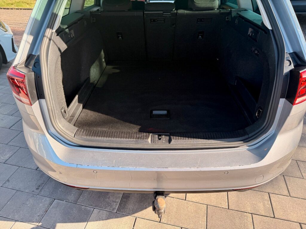 VW Passat Variant Passat Variant Bus. 2.0TDi ACC*LED*RFK*MASS*AHK 2022