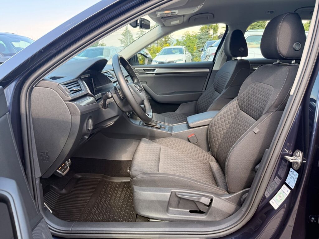 SKODA Superb Superb Combi Ambition 2.0 DCC*NAVI*PDC*LED* 2022