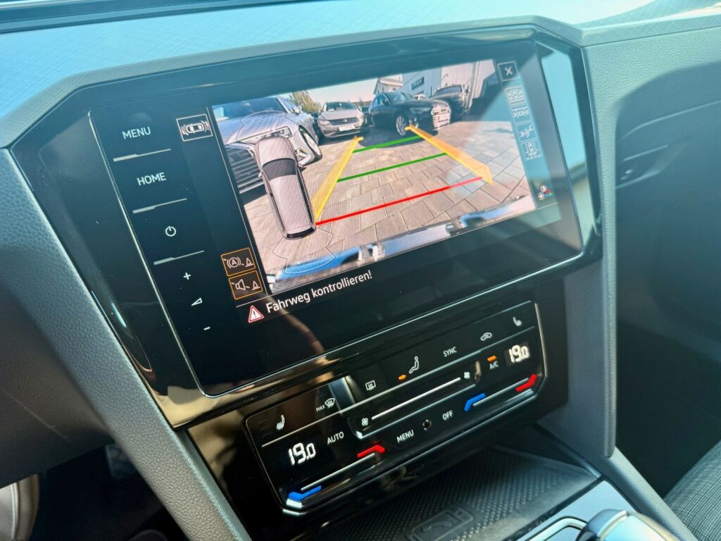 VW Passat Variant Passat Variant Bus. 2.0TDi ACC*LED*RFK*MASS*AHK 2022