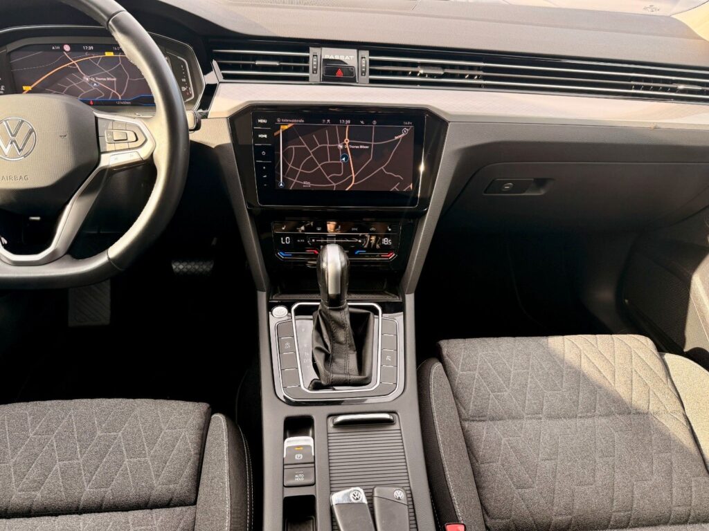 VW Passat Variant Passat Var. 2.0TDI ACC*AHK*360°*LED*MASSAGE*CARP 2023