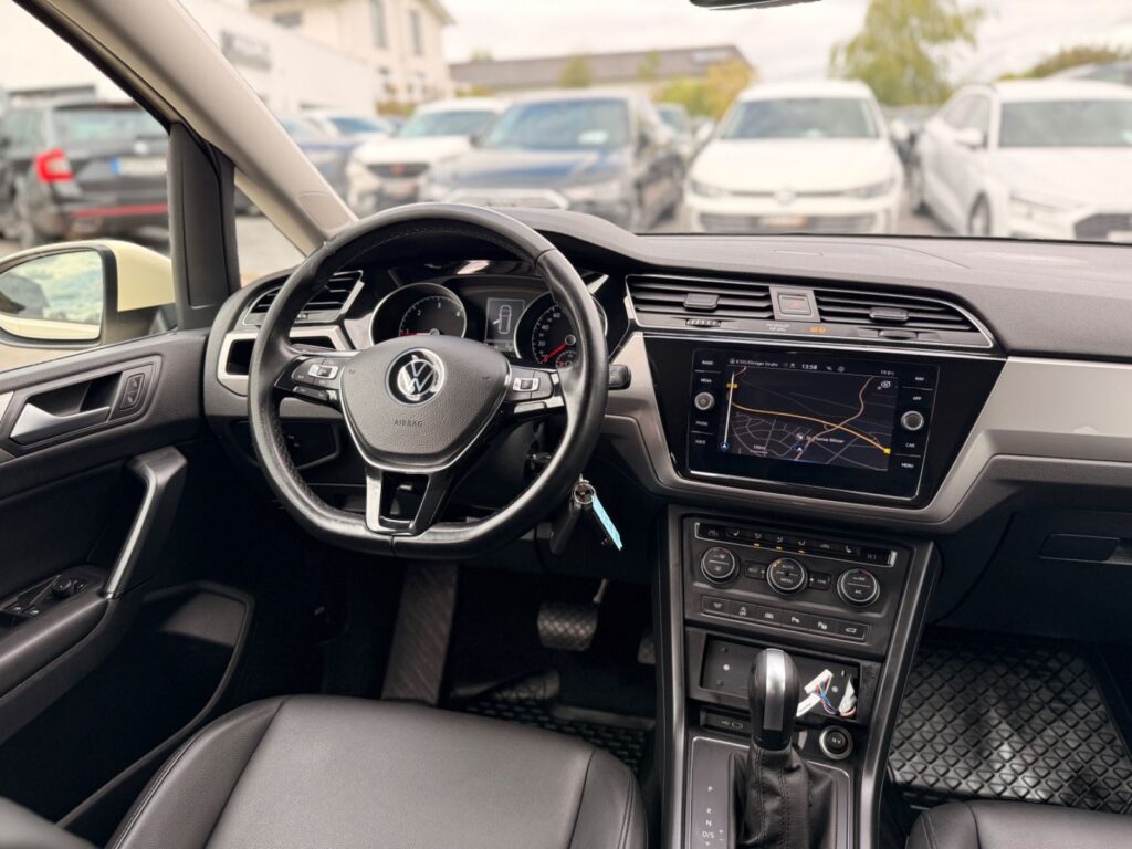 VW Touran Touran 2.0 TDI 110 KW SCR DSG TAXI LED 2022