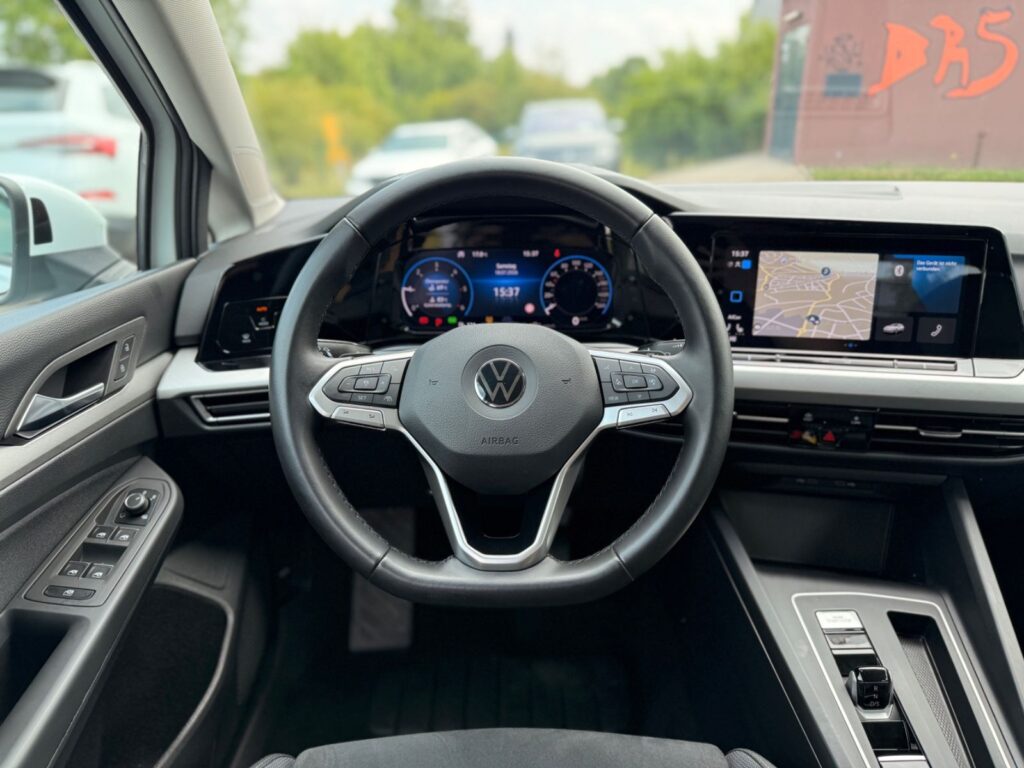 VW Golf Golf VIII Limo 2.0 110KW*ACC*NAVI*RFK*TRAVEL*SHZ 2022