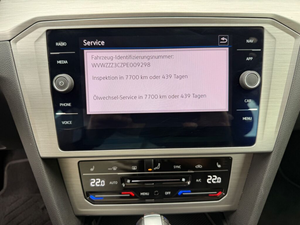 VW Passat Variant Passat Variant Basis TDI/LED/Navi 2022