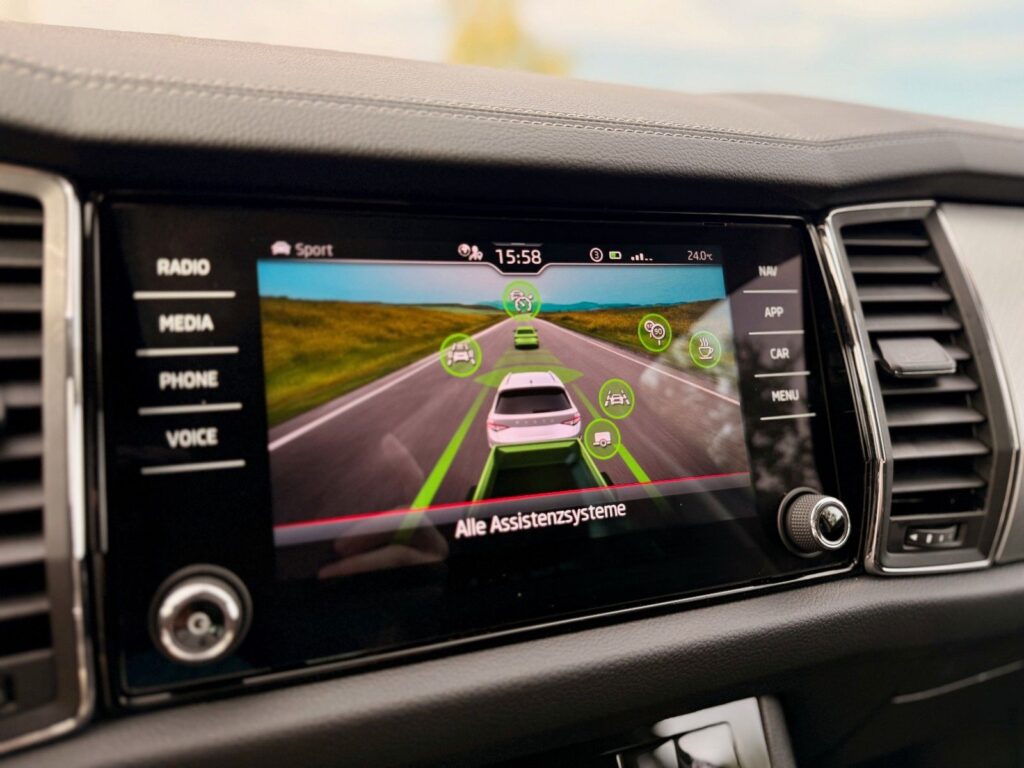 SKODA Kodiaq Kodiaq Ambition 2.0 TDI ACC*LED*AHK*RFK*NAVI* 2023