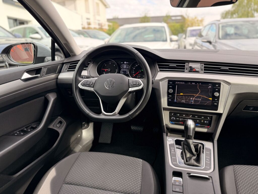VW Passat Variant Passat Variant ACC*LineAssist*CarPlay*RFK*STHZ 2022