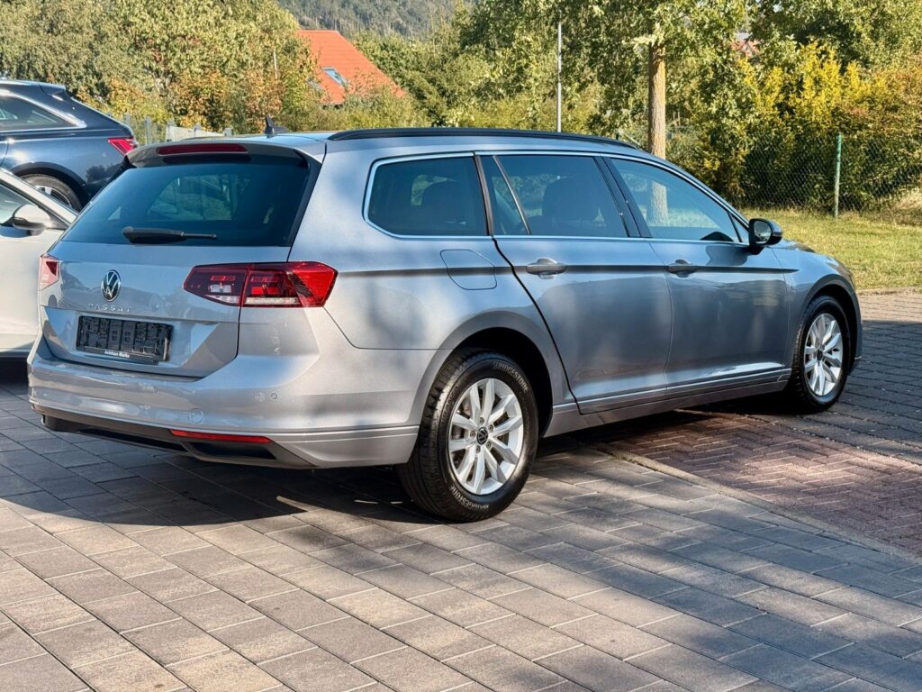 VW Passat Variant Passat Variant Bus. 2.0TDi ACC*LED*RFK*MASS*AHK 2022