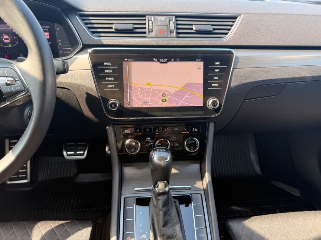 SKODA Superb Superb Combi Ambition 2.0 DCC*NAVI*PDC*LED* 2022