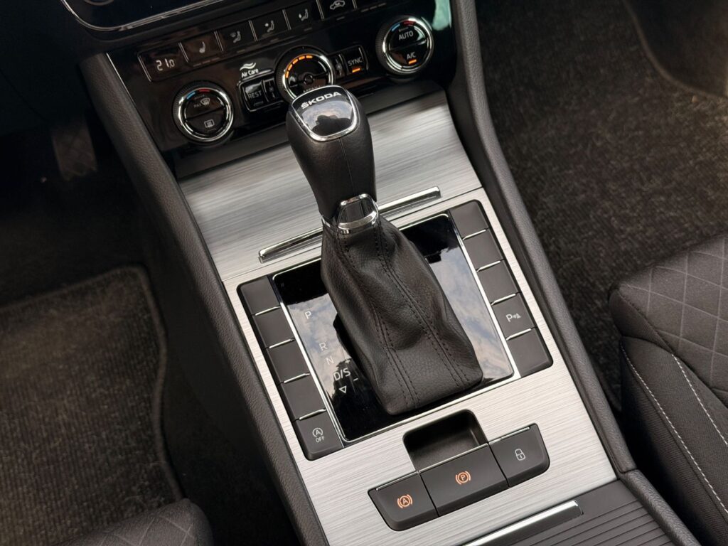 SKODA Superb Superb Combi 2.0 TDI *ACC*NAVI*VIRTUAL COCKPIT* 2023