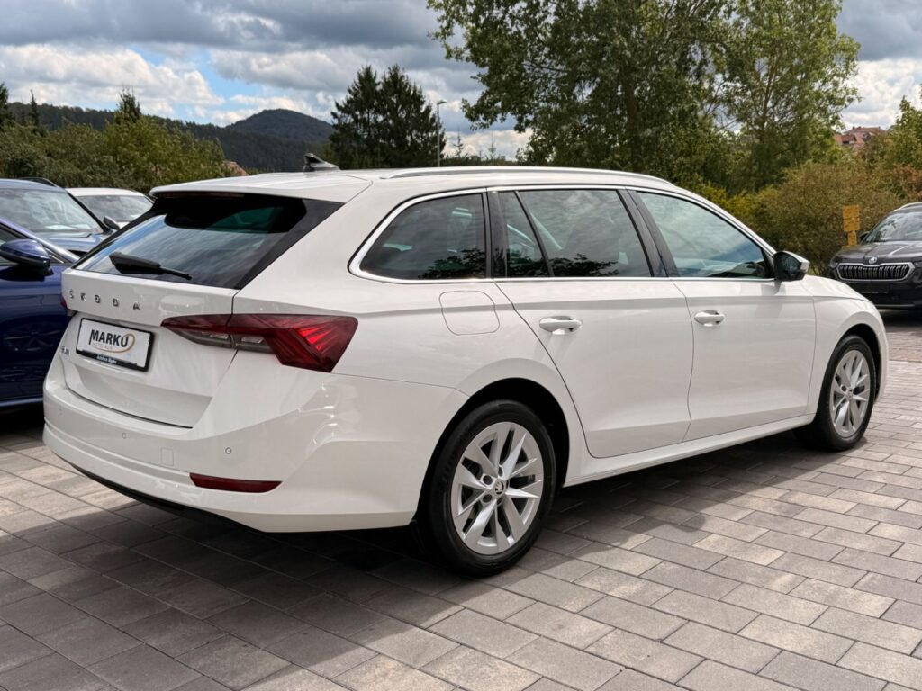 SKODA Octavia Octavia Combi Head-Up*ACC*CarPlay*Navi*LineAssis 2023
