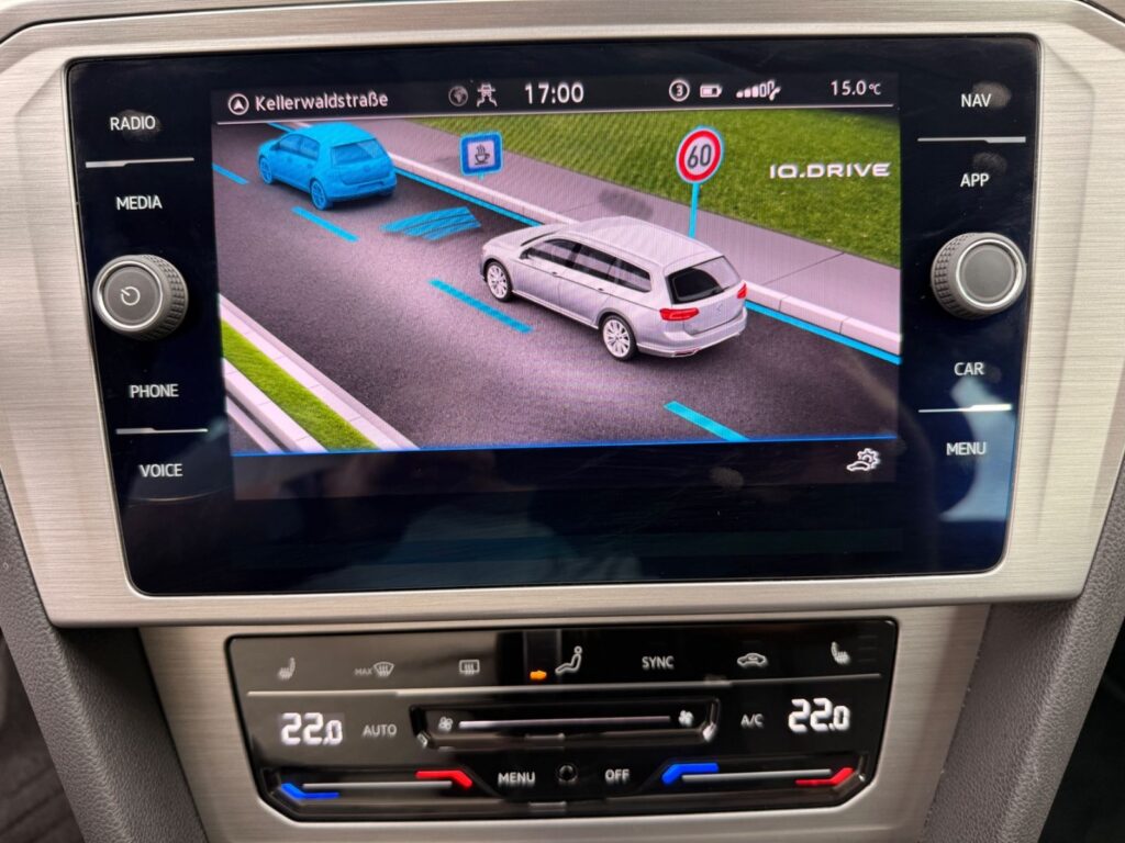 VW Passat Variant Passat Variant Basis TDI/LED/Navi 2022