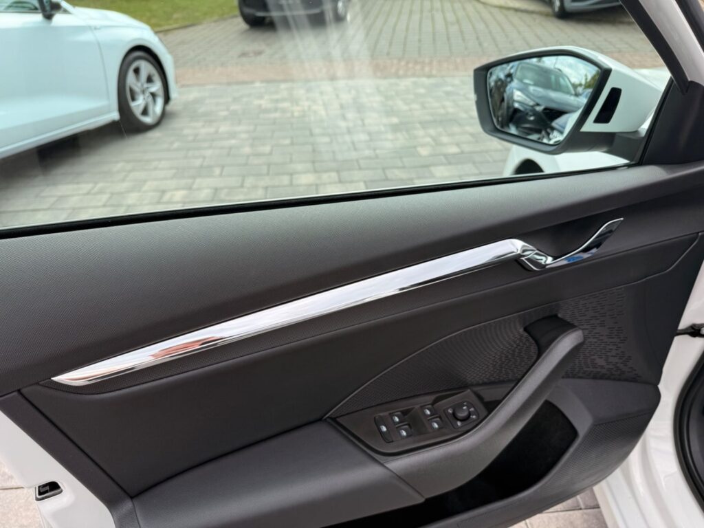 SKODA Octavia Octavia Combi Head-Up*ACC*CarPlay*Navi*LineAssis 2023