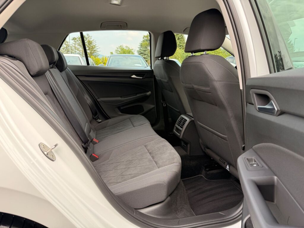VW Golf Golf VIII Limo 2.0 110KW*ACC*NAVI*RFK*TRAVEL*SHZ 2022