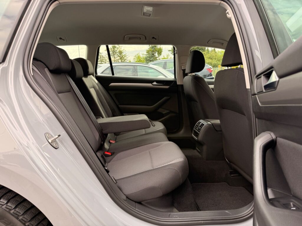 VW Passat Variant Passat Variant ACC*LineAssist*CarPlay*RFK*STHZ 2022