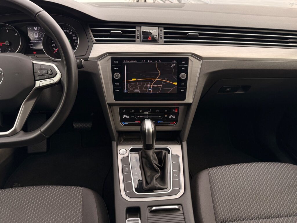 VW Passat Variant Passat Variant ACC*LineAssist*CarPlay*RFK*STHZ 2022