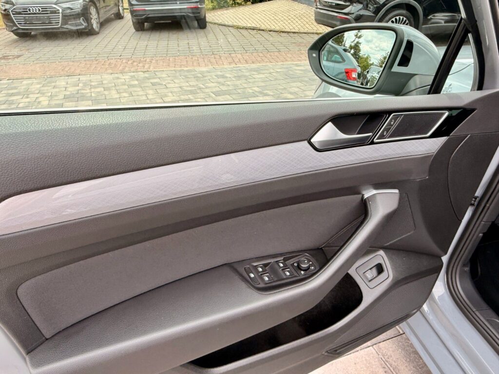 VW Passat Variant Passat Variant Business ACC*ERGO*MEMORY*MASSAGE 2022