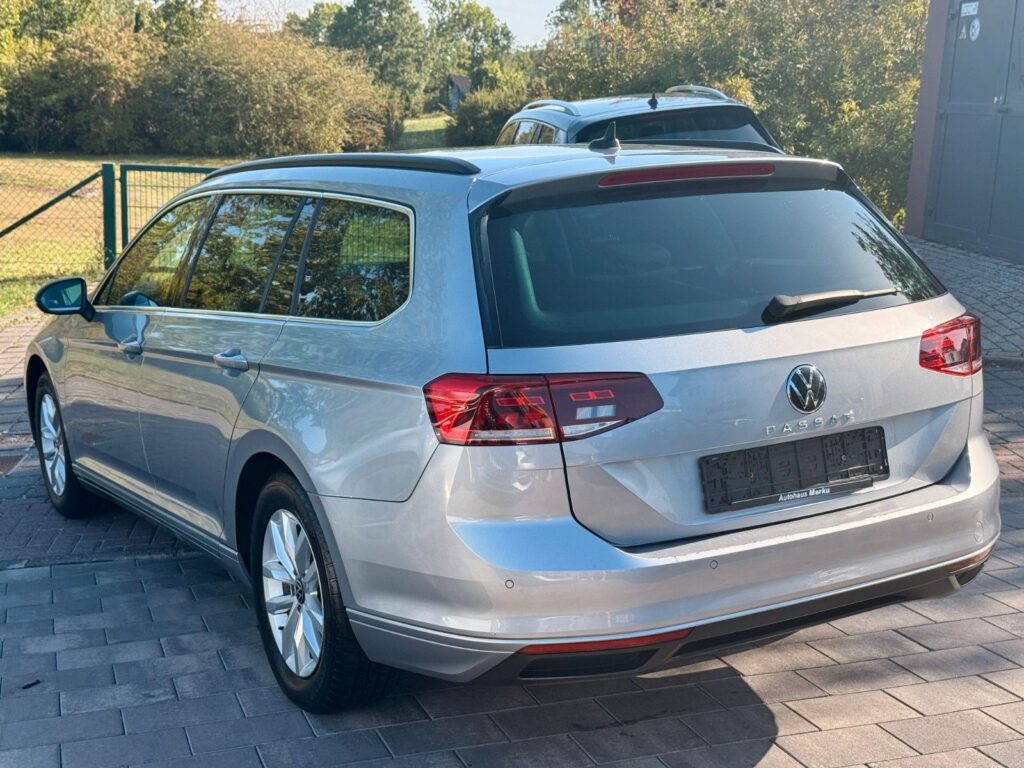 VW Passat Variant Passat Variant Bus. 2.0TDi ACC*LED*RFK*MASS*AHK 2022