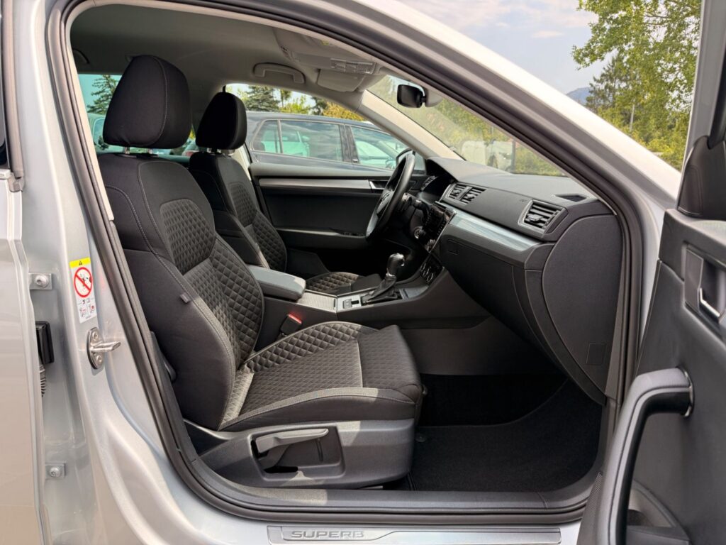 SKODA Superb Superb Combi Ambition *ACC*Kamera*Lane Assist* 2022