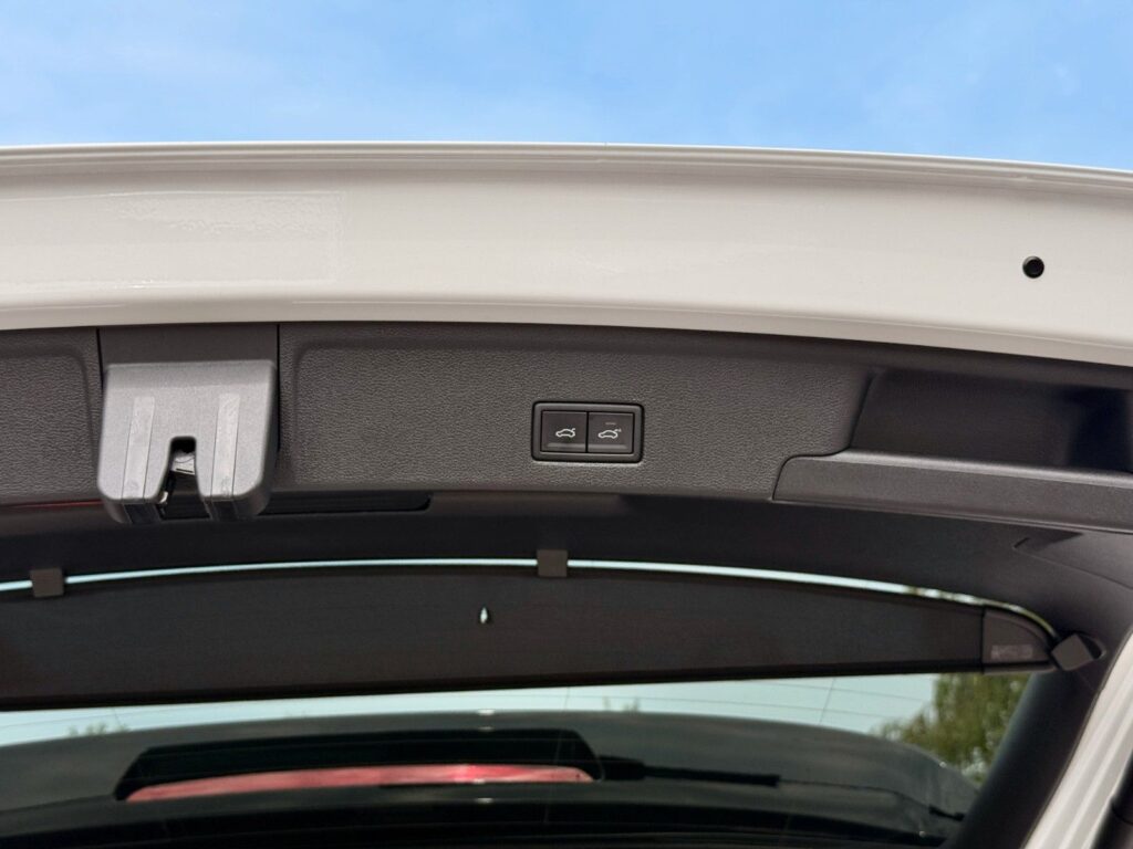 VW Touareg Touareg R-Line 4M. Matrix Beam*Pano*360°*AHK*HUD 2023
