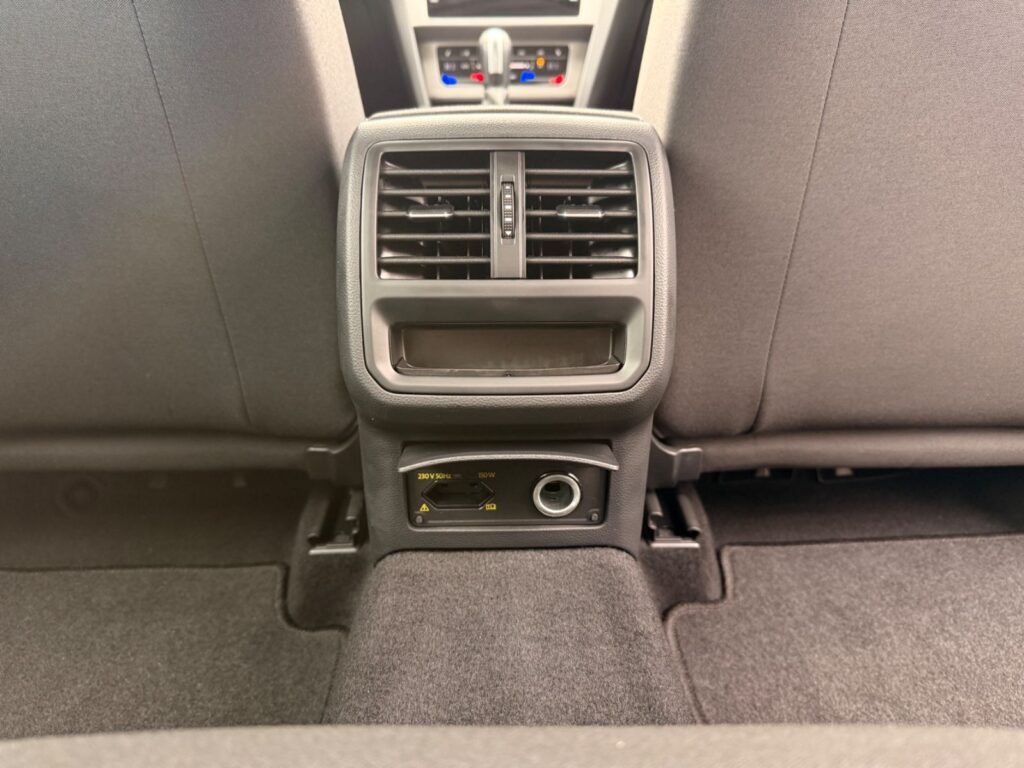 VW Passat Variant Passat Variant ACC*LineAssist*CarPlay*RFK*STHZ 2022