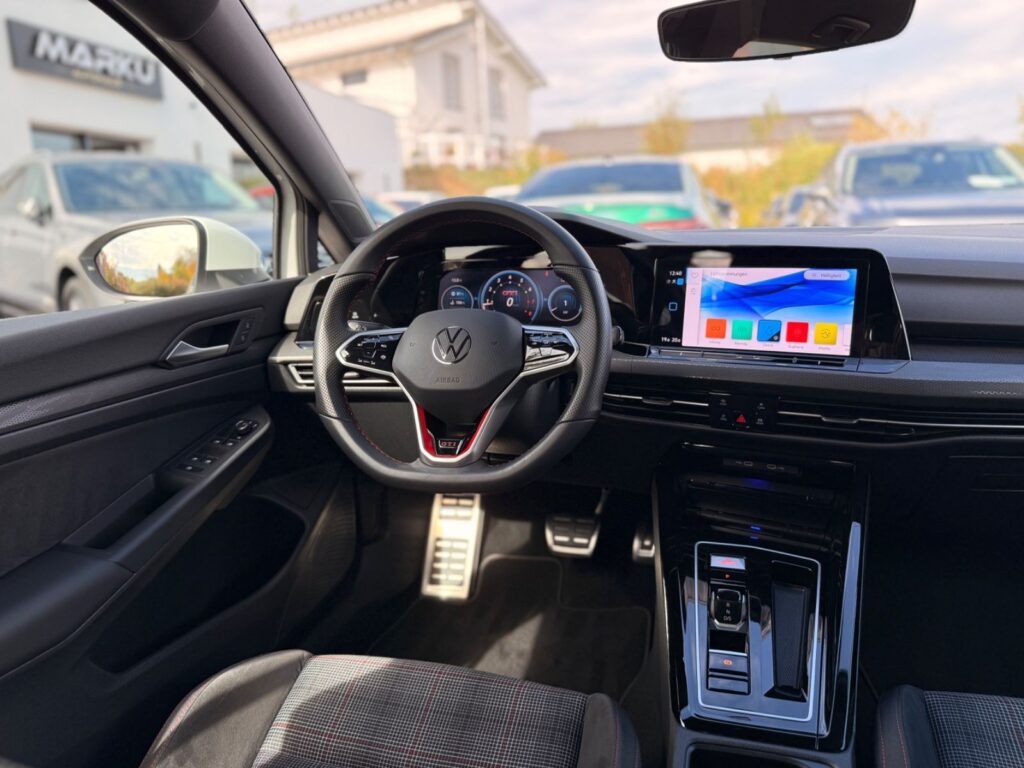 VW Golf Golf VIII Lim. GTI 2.0 TSI /180kW/LED/Ambiente 2024