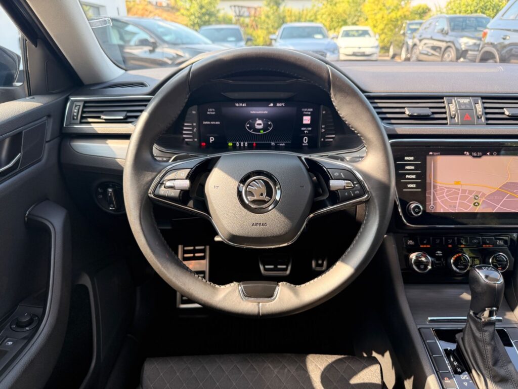 SKODA Superb Superb Combi Ambition 2.0 DCC*NAVI*PDC*LED* 2022