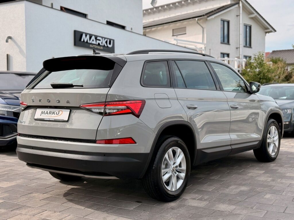 SKODA Kodiaq Kodiaq Ambition 2.0 TDI ACC*LED*AHK*RFK*NAVI* 2023
