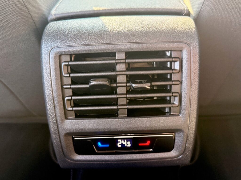 VW Golf Golf VIII Lim. 2.0 ACC*LED*NAVI*PDC*RFK*MASSAGE* 2023