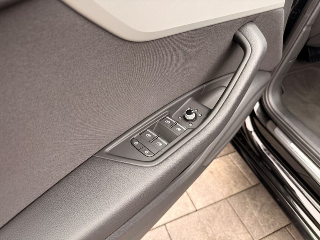 AUDI A4 A4 Limo 40 TDI advanced*COCKPIT PLUS*NAVI*KAMERA 2022